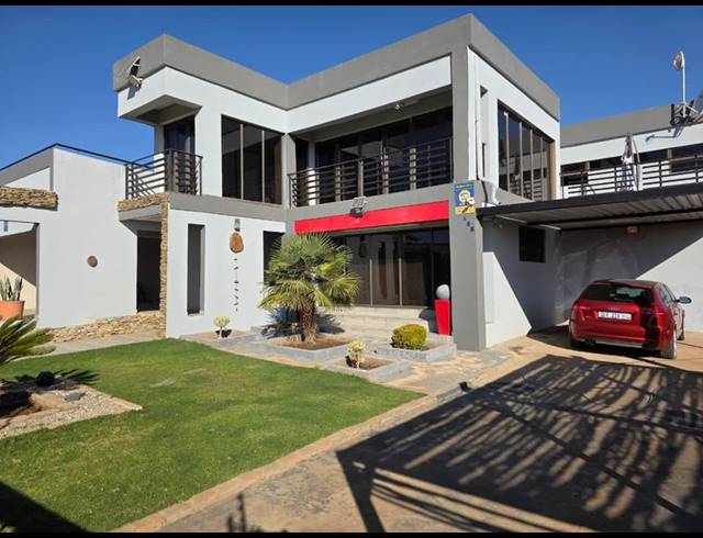 6 BEDROOM HOUSE FOR SALE IN MANKWENG